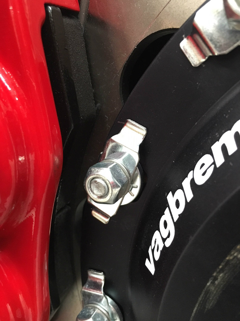 Vagbremtechnic Front Brake Kit 4 Piston AP Racing Calipers with 362x32mm 2-Piece Discs - S3 & Golf R